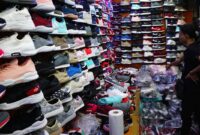 007687600_1530611676-Industri-sepatu3