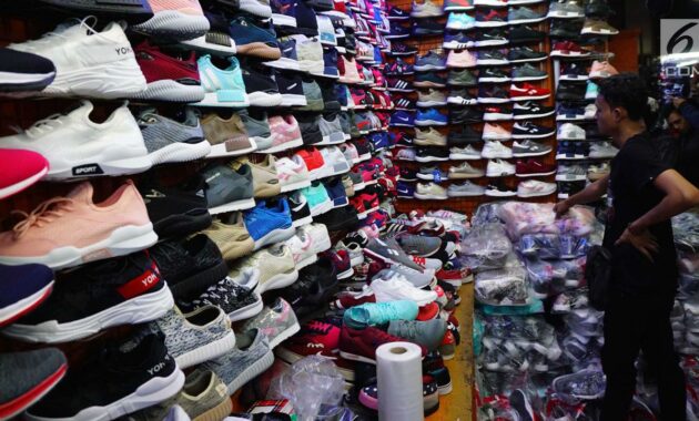 007687600_1530611676-Industri-sepatu3