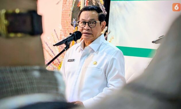 037455400_1761100092-Gubernur_DKI_Jakarta_Pramono_Anung