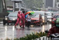049552300_1669200213-20221123-Cuaca-Ekstrem-Jakarta-Faizal-4