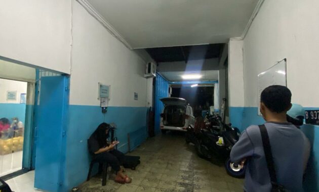 051122200_1761216328-143064