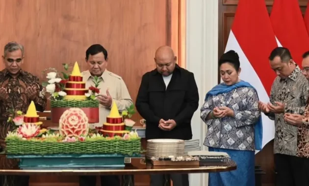 059377400_1760706113-Ultah_prabowo