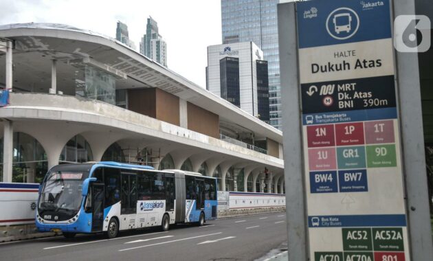 092220300_1672915825-PT_Transjakarta_Targetkan_54_Halte_Baru_Siap_Beroperasi_pada_2023-IQBAL_7