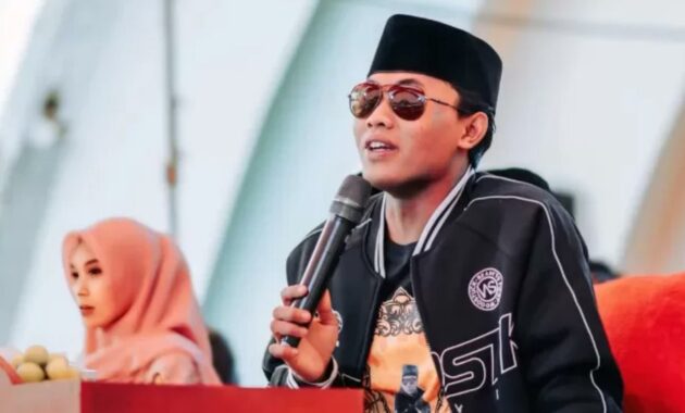 005372700_1763011048-Ellham