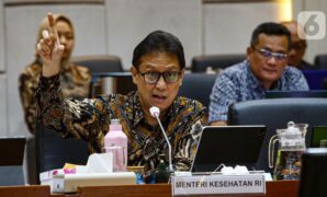 007748400_1739274263-20250211-Menkes_Raker_DPR-ANG_1