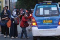 009598700_1708348089-20240219-Antrian_JakLingko-MER_3