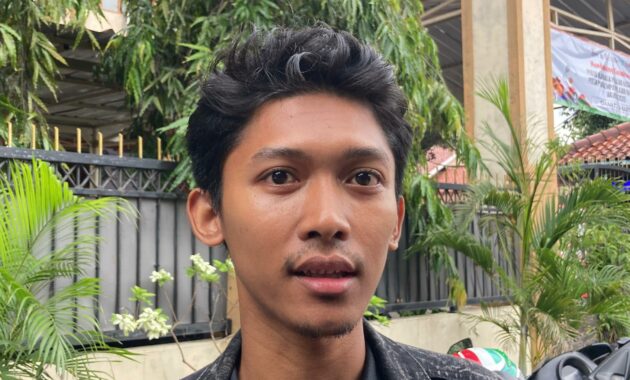 036964600_1762577881-keluarga_korban_ledakan_SMAN_72_Jakarta