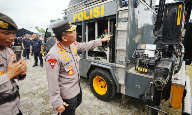 038374200_1763744777-Kapolri_di_DIY