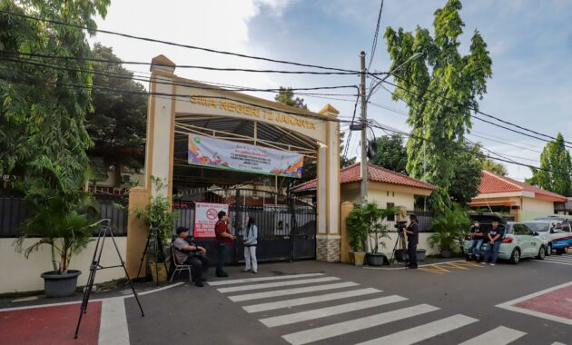 039810900_1762743811-sm1