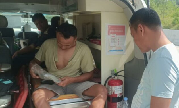 054707200_1763356606-Sopir_truk_dirampuk_di_tol_lampung