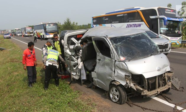 067973500_1528644858-Kecelakaan-Tunggal1