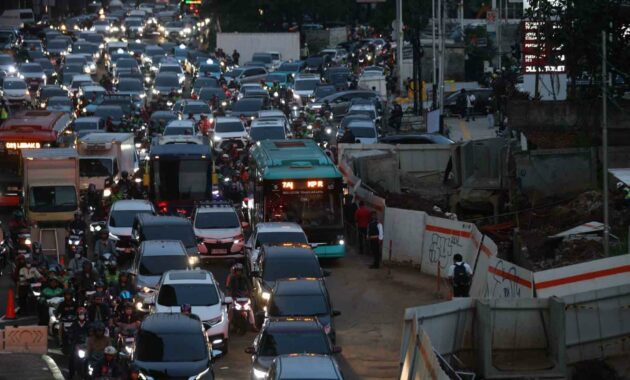 068510600_1757941175-Kemacetan_TB_Simatupang-1