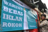082868000_1446703108-20151105-Warung-bebas-iklan-rokok-gempur-1