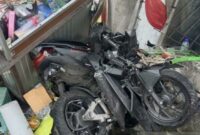 092277100_1763354032-Kecelakaan_Mobil_Motor