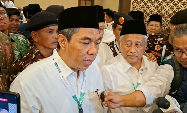 008237800_1765345769-Pj_Ketum_PBNU_KH_Zulfa_Mustofa