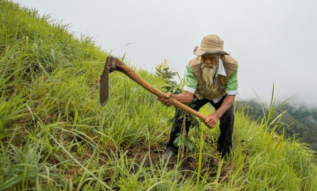 009995600_1765079525-Mbah_Sadiman