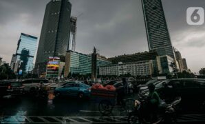 012370900_1653990111-Cuaca_Ekstrem_Melanda_Jakarta-Faizal_Fanani-9