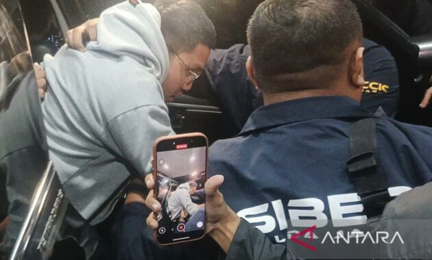 027062400_1765841655-37c4fb5d-6950-469a-8cd9-ebdc98af3012