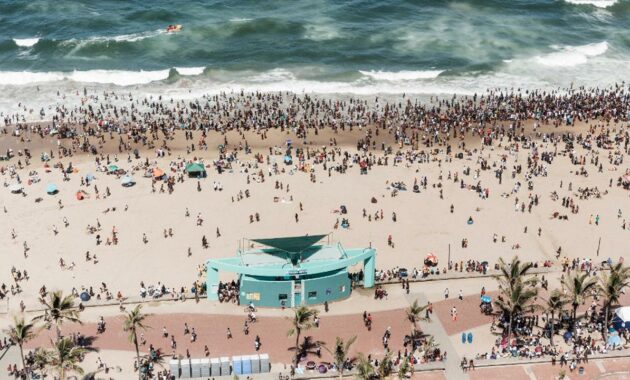 030316900_1641104238-20220102-Pantai-Afrika-Selatan-3