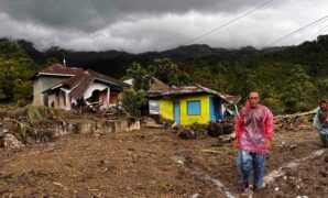 044200700_1764317615-1