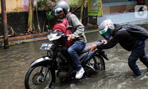 044427700_1738217921-20250130-Banjir_RW_13-GANG_2