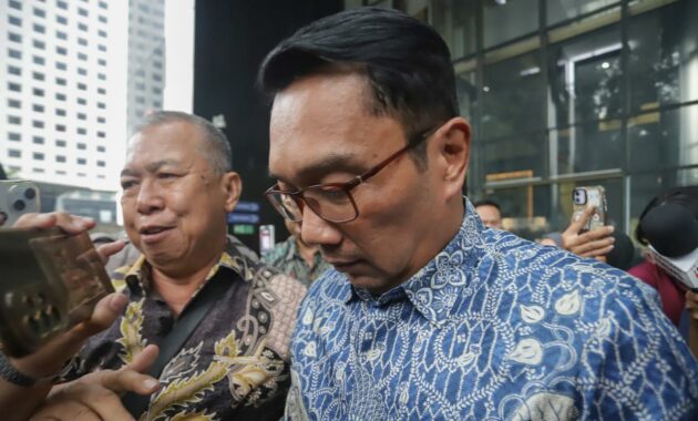 052400800_1764676314-rk4