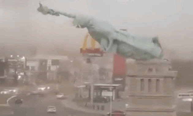 073030800_1765870412-patung_liberty_brasil_roboh