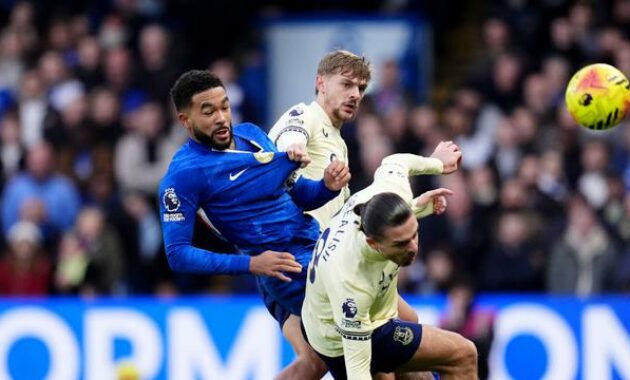 075000500_1765642465-AP25347549580151