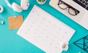 081589400_1703666627-top-view-calendar-modern-concept