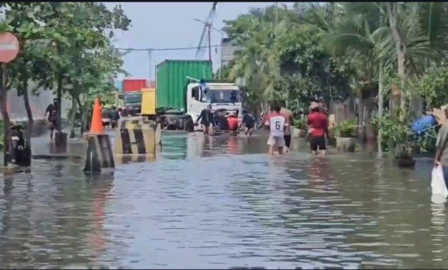 banjir_rob_di_pelabuhan_sunda_kelapa-byqV_large