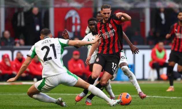 jay-idzes-sassuolo-ac-milan-vs-sassuolo-adrien-rabiot-liga-italia-serie-a-1765734772250_169