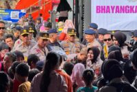 kapolri_tinjau_posko_pengungsian_bencana_alam_di_aceh_tamiang-lhGJ_large