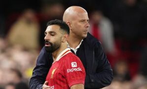 mohamed-salah-arne-slot-1765335080953_169