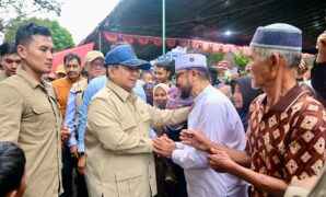 prabowo_tinjau_posko_pengungsian_di_bener_meriah_aceh-9Sj8_large