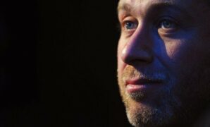 roman-abramovich-kisah-anak-yatim-piatu-yang-menjadi-konglomerat-oligarki-seberapa-besar-kekayaannya_169