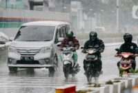 060241700_1653990107-Cuaca_Ekstrem_Melanda_Jakarta-Faizal_Fanani-3