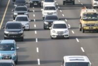 099909200_1671541995-291_Ribu_Kendaraan_Tinggalkan_Jakarta_Jelang_Libur_Nataru-merdeka-4