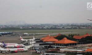 028349100_1557974774-20190516-Tarif-Batas-Atas-Tiket-Pesawat-Turun-FANANI-3