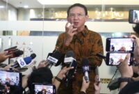 039091800_1741870934-20250313-Ahok-MER_3