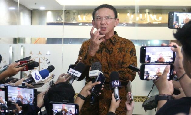 039091800_1741870934-20250313-Ahok-MER_3