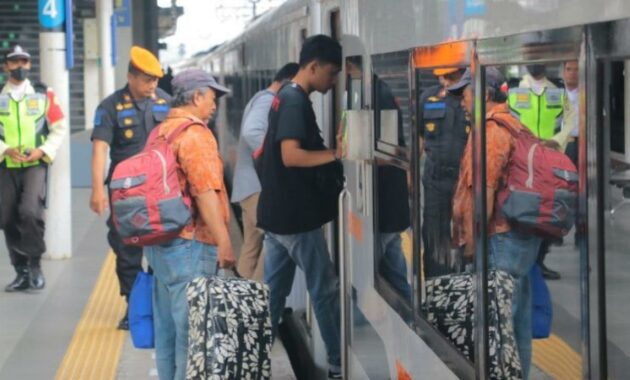 042374100_1774672864-Jatinegara