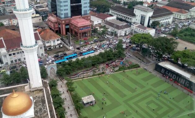 043283200_1504252581-090238000_1498299275-Taman_Alun-alun_Huyogo_Simbolon__2_