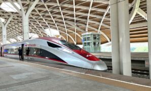 068715000_1771675865-PT_Kereta_Cepat_Indonesia_China__KCIC__memberikan_promo_khusus_bagi_tiket_Whoosh-21_Februari_2026a