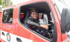 017297900_1784547909-Bupati_Lombok_Barat_Lalu_Ahmad_Zaini