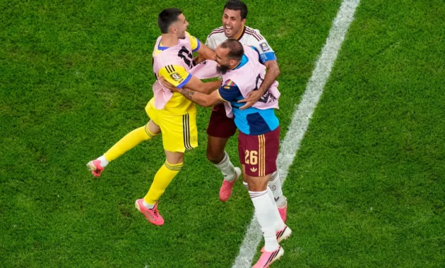 089698500_1784066707-Spain_s_Borja_Iglesias__26__celebrates_with_Rodri