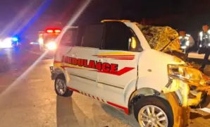 055979000_1787125469-Kecelakaan_melibatkan_empat_kendaraan
