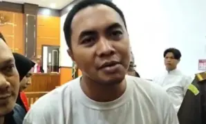 080017300_1787638888-yogi_gilang