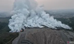 026833400_1788835827-TPU_Galuga_terbakar